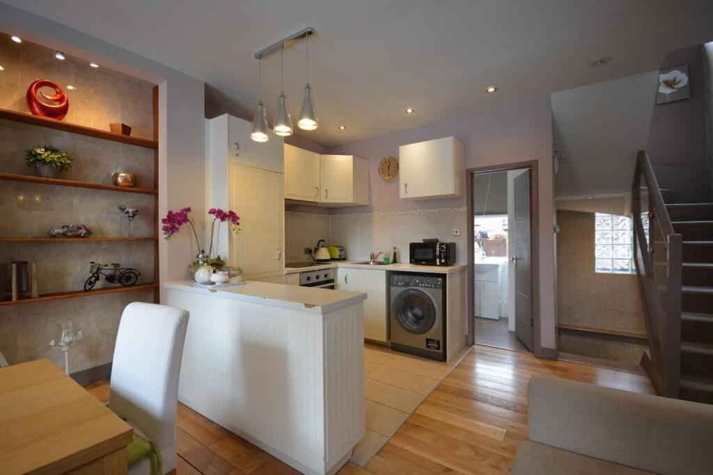 Cheerful 2 Bed Home With Terrace In Central Camden Londres Exterior foto